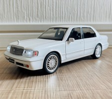 1:32 Toyota Crown Royal