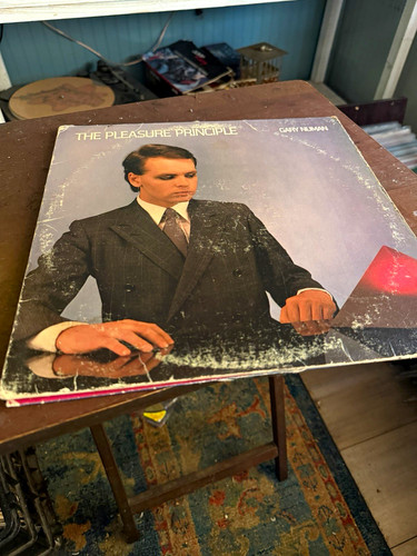 Gary numan the pleasure - gary,