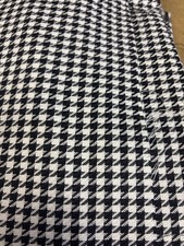 4 Metres Black & White