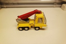 VINTAGE TRI -ANG  AUTO CRANE  T8