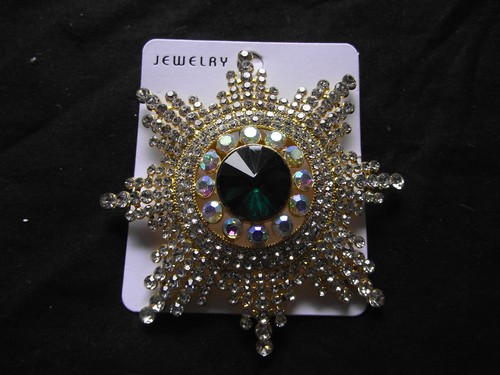 Large gold star brooch - large,