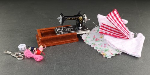 Scale dolls house - 1:12,
