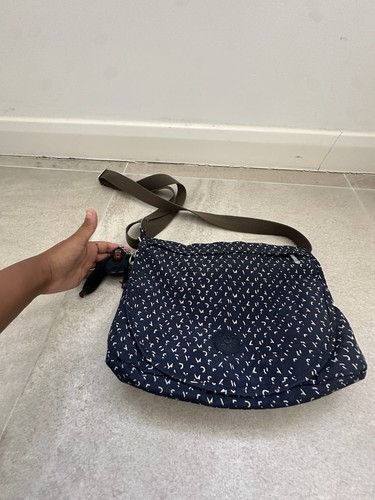 Kipling handbag can worn - can, be