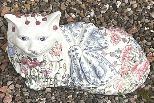 Vtg wbi porcelain hand - wbi, painted