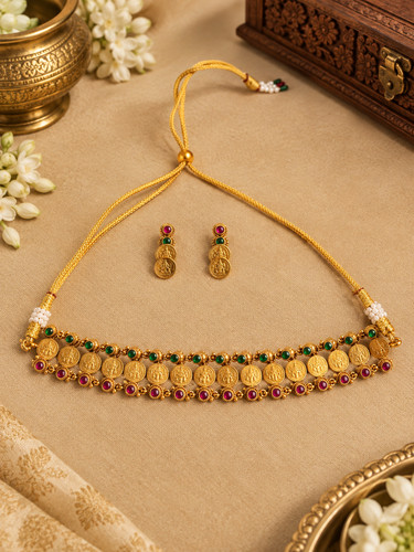 Choker set traditional