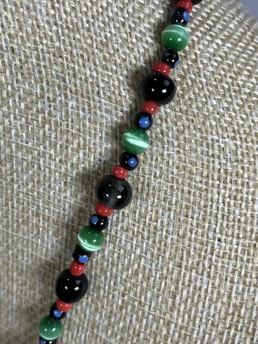 Retro black red green - black,