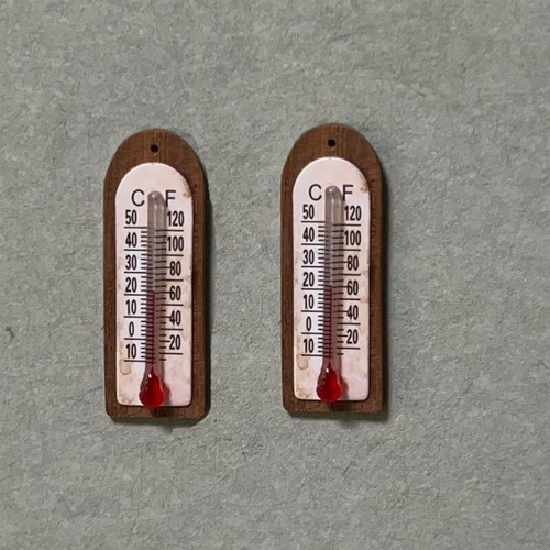 2pc scale dolls - 2pc, house