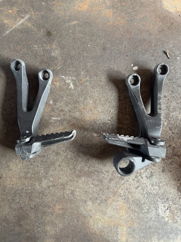 Kawasaki zx6r 2000 rear foot - kawasaki,