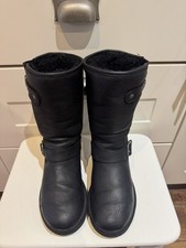 UGG® AUSTRALIA SUTTER