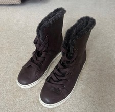 Ugg boots size 4
