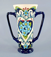 MOORCROFT AMOUR LOVING CUP VASE RACHEL BISHOP 2019