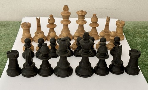 Vintage boxwood chess set - chess,