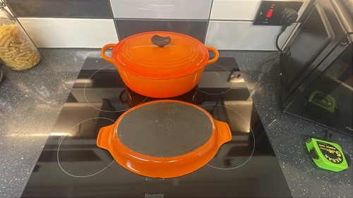 Vintage creuset cast - cast, iron