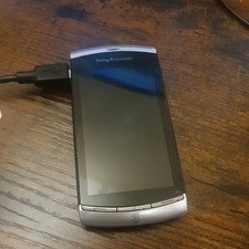 Sony Ericsson Vivaz U5i~Silver (Three network/maybe unlocked) Smartphone~ Boxed