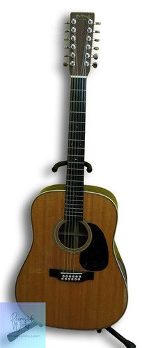 Martin string guitar - 12,