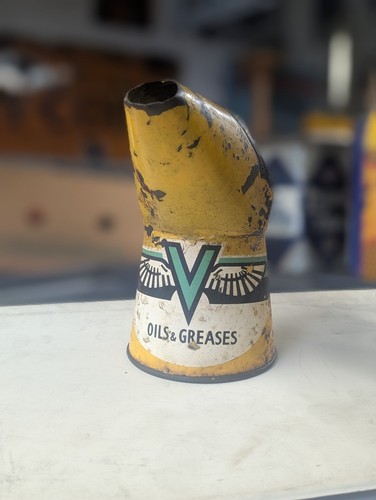Vintage veedol oil - oil, pourer