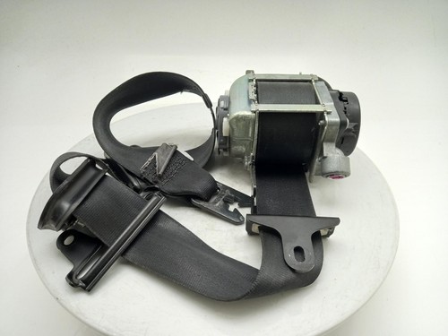 Volvo s60 seat belt mk2 - volvo,
