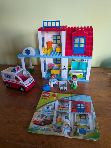 Lego duplo doctor clinic - doctor's,