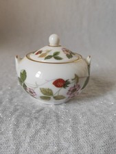 Wedgwood Wild Strawberry Bone China Chugar Sugar Bowl with Lid Vintage England X