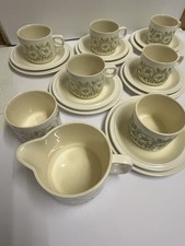 6 x Vintage Hornsea Pottery Fleur Trios with milk jug and sugar bowl - green