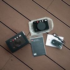 Leica Sofort 2 Camera Black