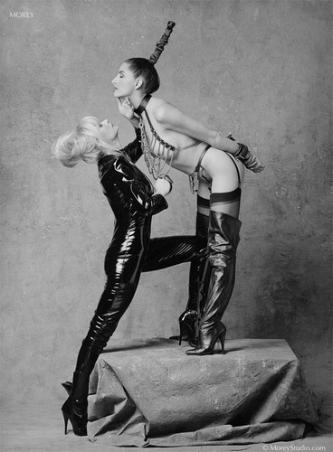 35901 female art models - art,
