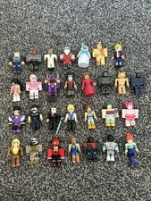 29 Roblox Figures With