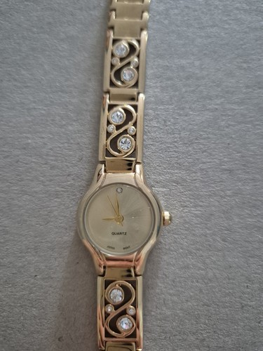 Pretty 22ct gold plated - pretty,