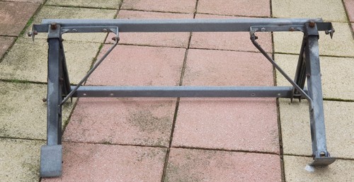 Motorhome rear corner steadies - corner,