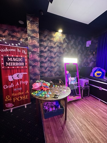 Magic mirror photobooth - photobooth, for
