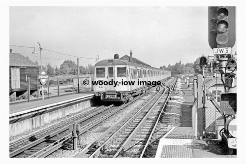 Pt8763 london tube train - pt8763,