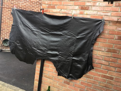 Large leather hide offcut - ,