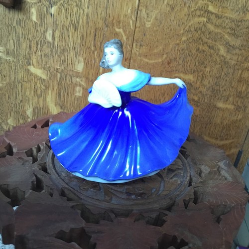 Royal doulton figurine - royal,
