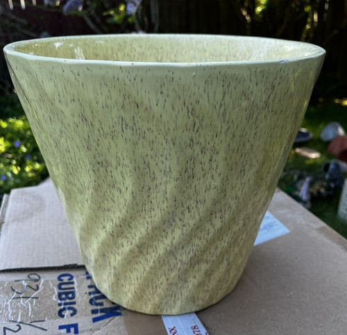 Vintage pottery of - us,