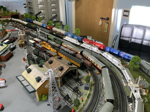 Hornby gauge frieghtliner - hornby,