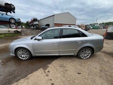 Audi A4 S line breaking 2L TDi