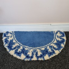Vintage Semi Circle Blue White Leaf Floral Design Half Moon Latch Hook Wool Rug