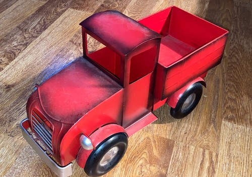 Large primitive style tin - large,