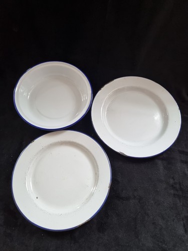 Vintage enamel plates - 3,