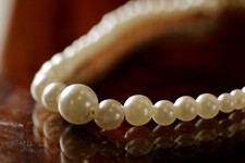 Vintage Elegant Chic  Fashion plastic pearl bracelet very light weight