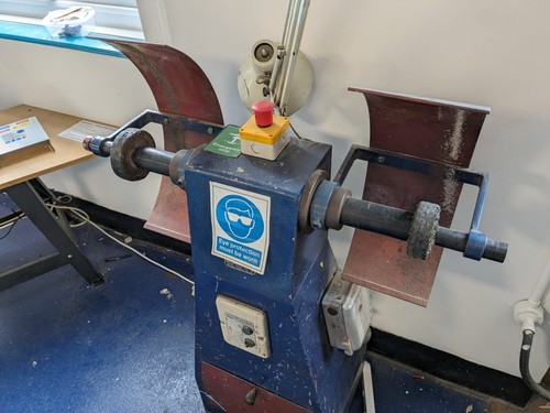 Viceroy freestanding polisher