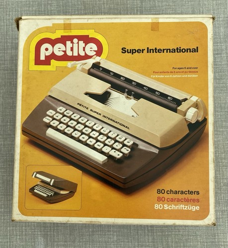 Petite super international - petite,