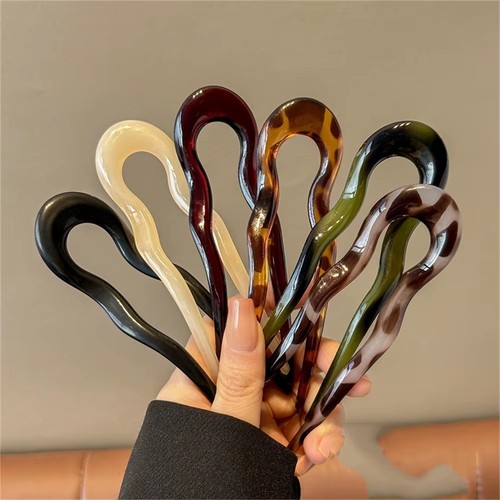 Women shaped hairpin french - women, u