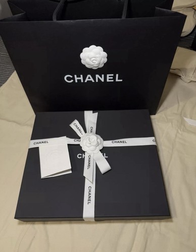 100 authentic chanel gift - 100%,