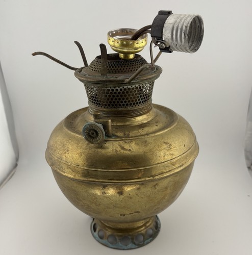 Vtg brass oil lamp font - vtg,
