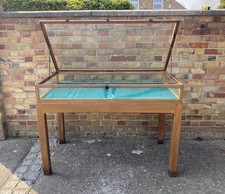 SUPERB MID CENTURY MUSEUM DISPLAY CASE CABINET TABLE LIFT UP TOP