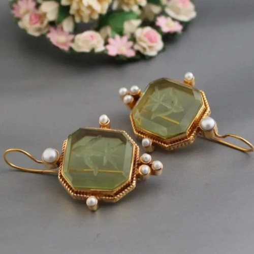 New vintage trend - trend, dangle