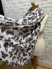 Butterfly loose weave infinity
