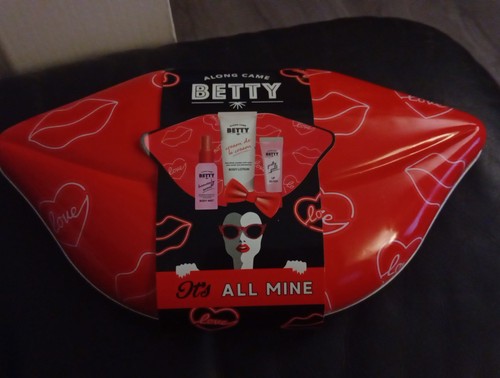 Along came betty gift set - along,