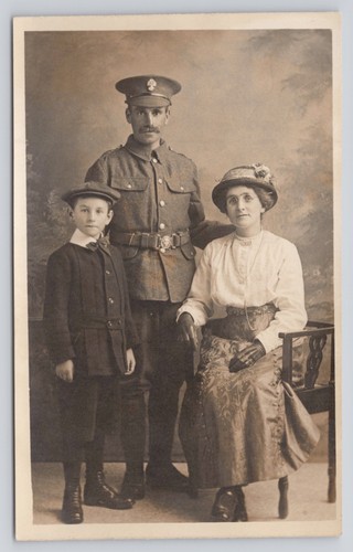 Ww1 soldier family - ww1,